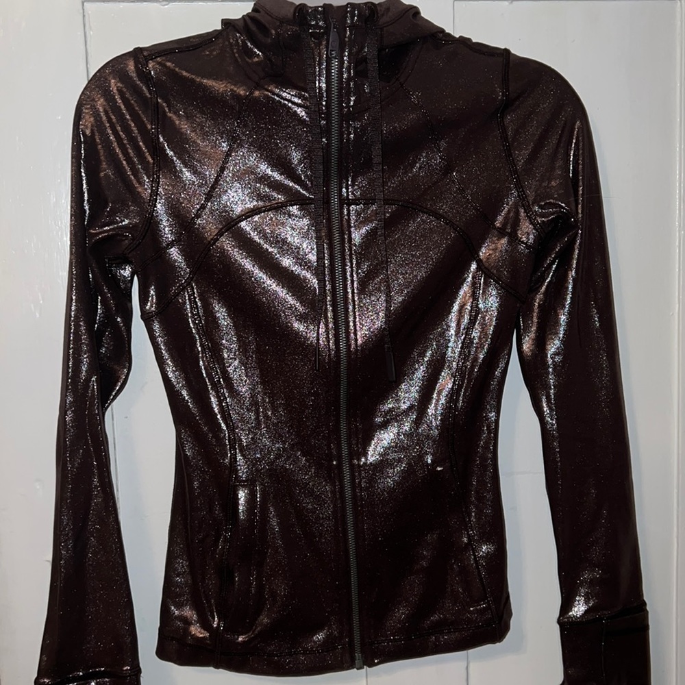 NWOT LULULEMON shimmery hooded jacket size 4